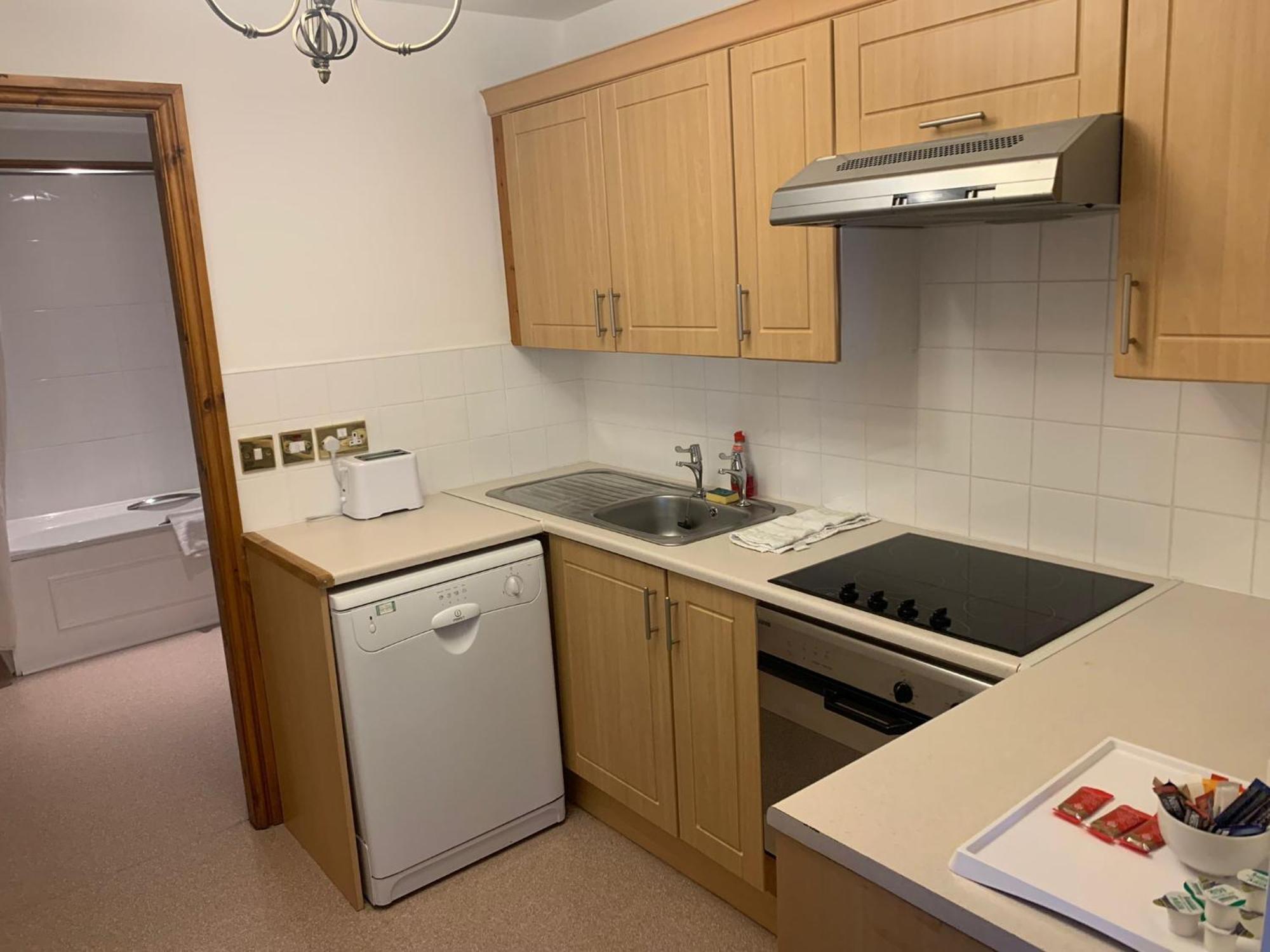 The Bull Hotel Llangefni Room photo