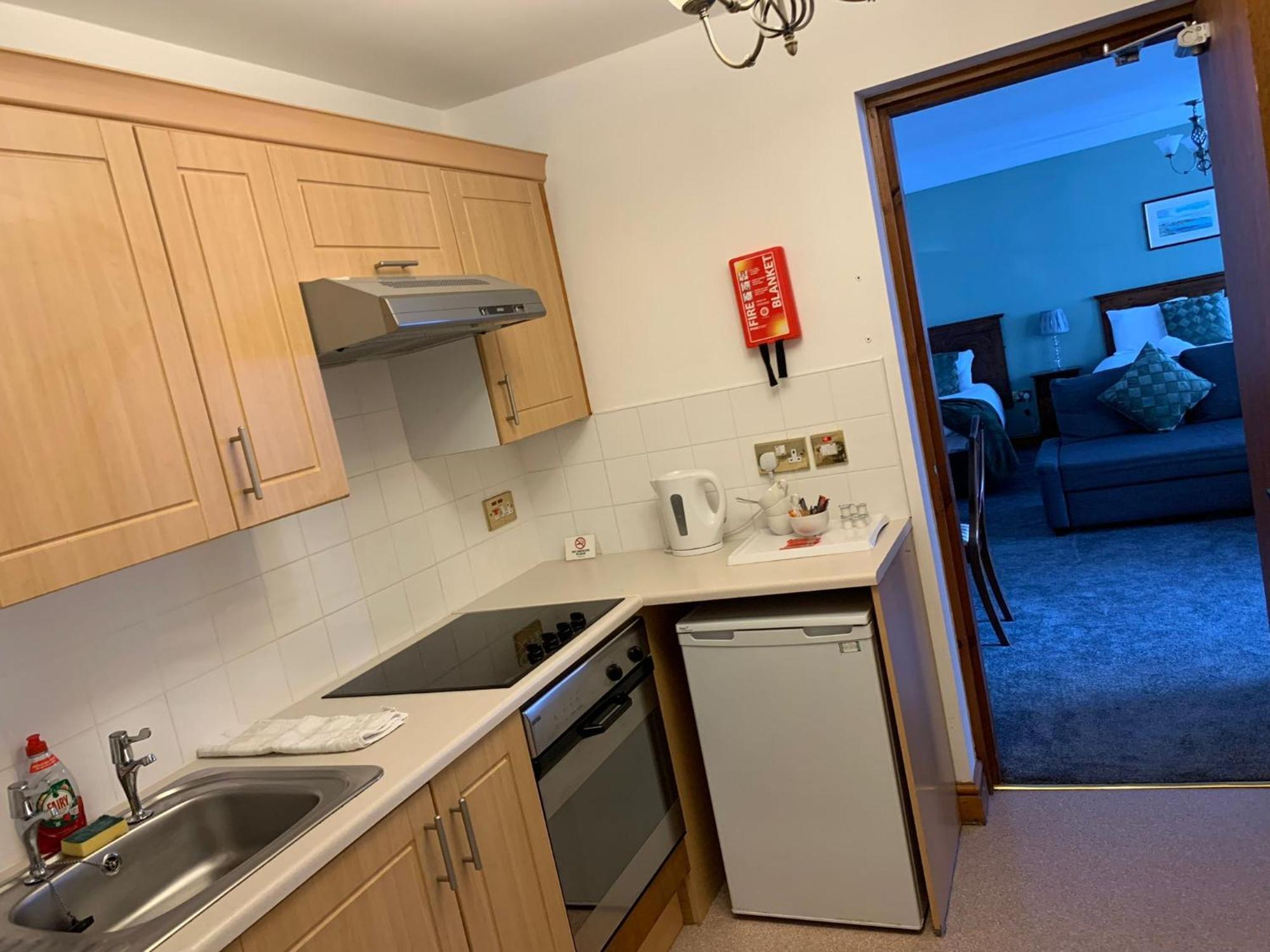 The Bull Hotel Llangefni Room photo