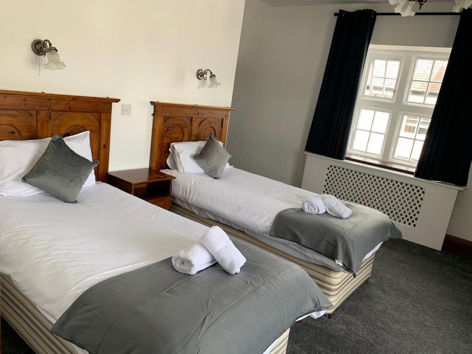 The Bull Hotel Llangefni Room photo